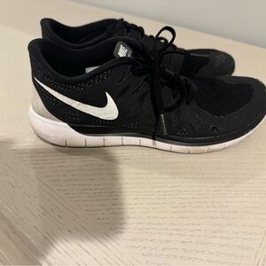 Women’s running sneakers nike